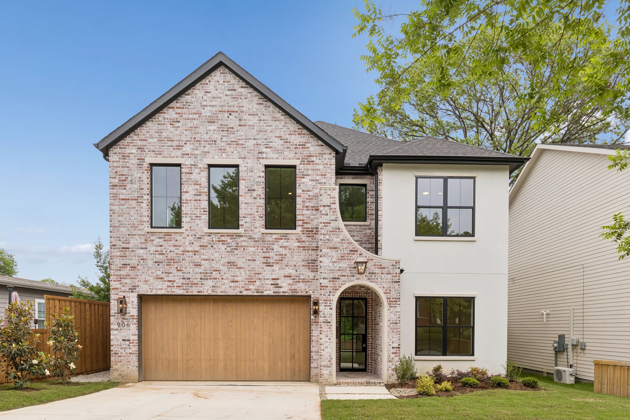 906 Cristler Avenue Dallas TX 75223