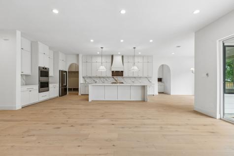 906 Cristler Avenue Dallas TX 75223