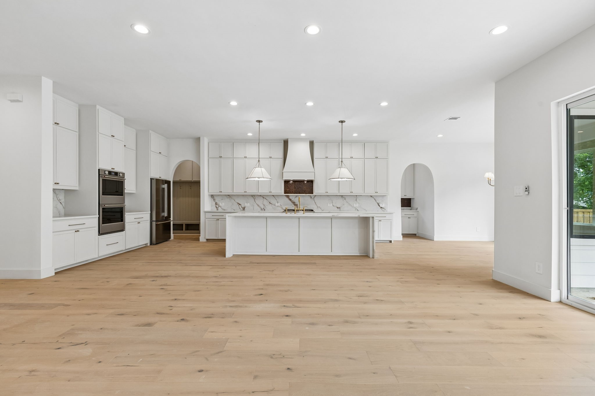 906 Cristler Avenue Dallas TX 75223