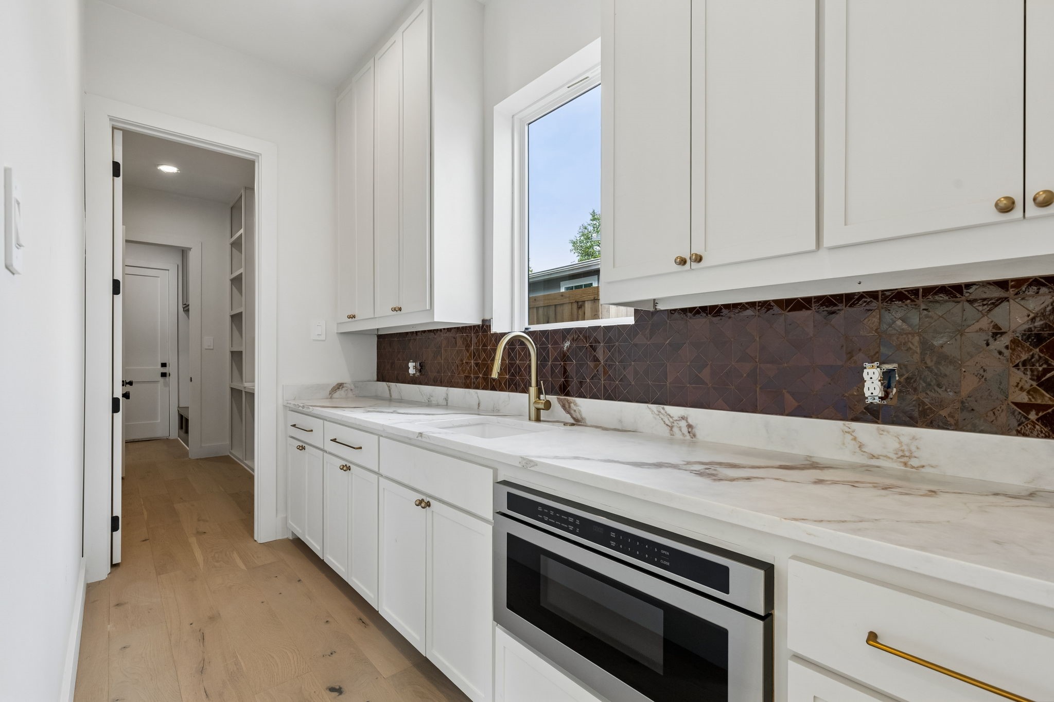 906 Cristler Avenue Dallas TX 75223