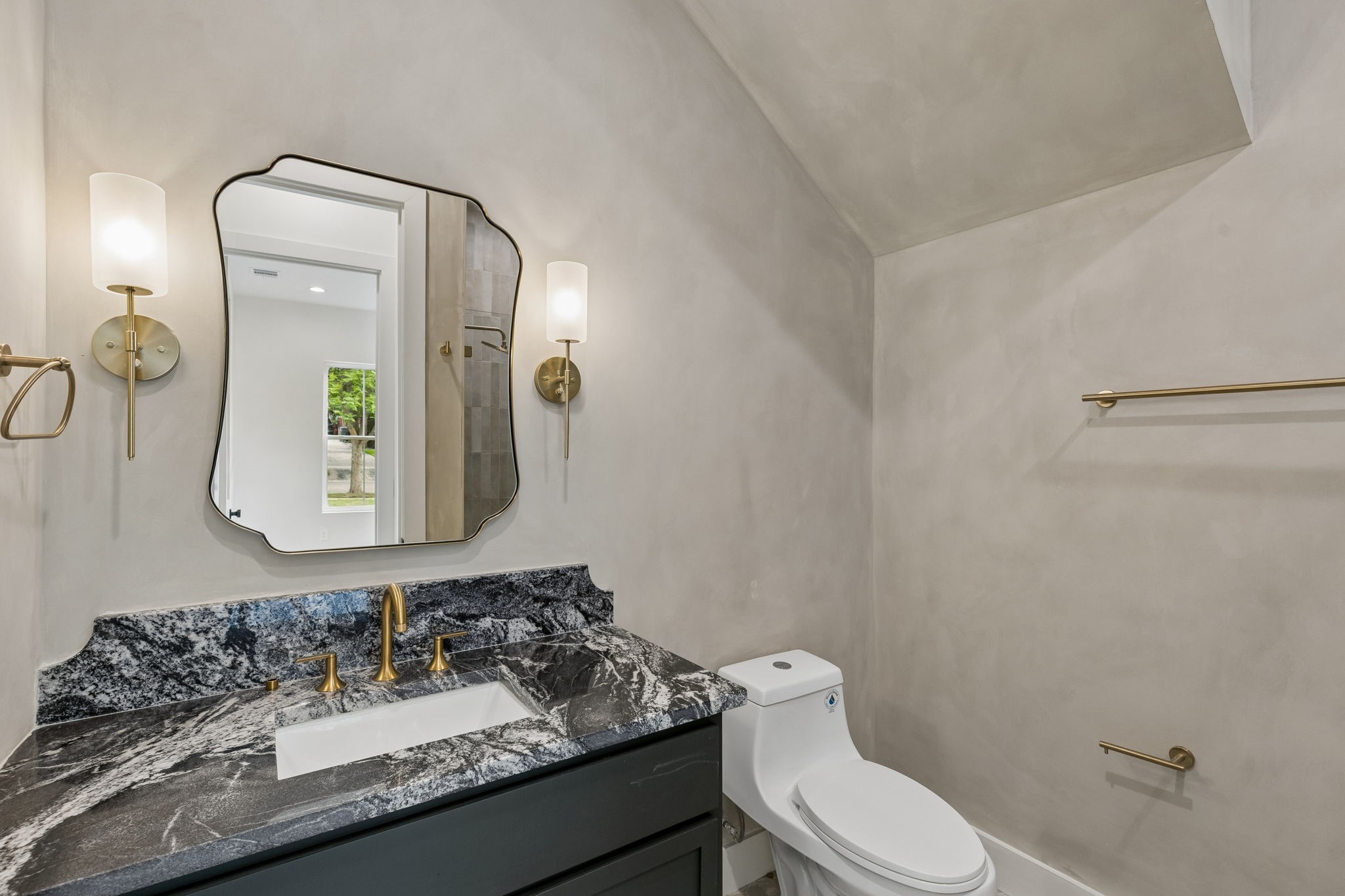 906 Cristler Avenue Dallas TX 75223