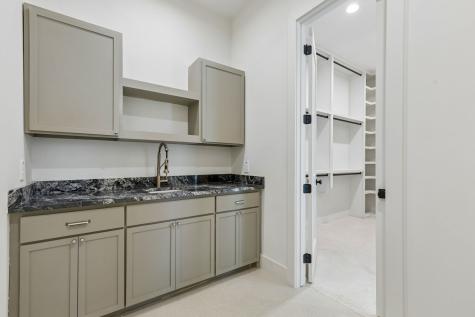 906 Cristler Avenue Dallas TX 75223