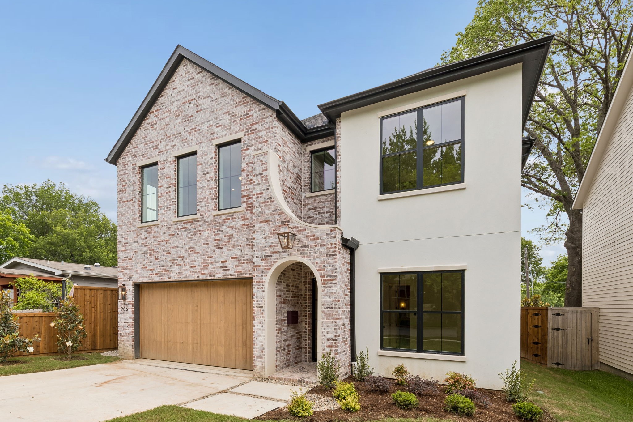 906 Cristler Avenue Dallas TX 75223