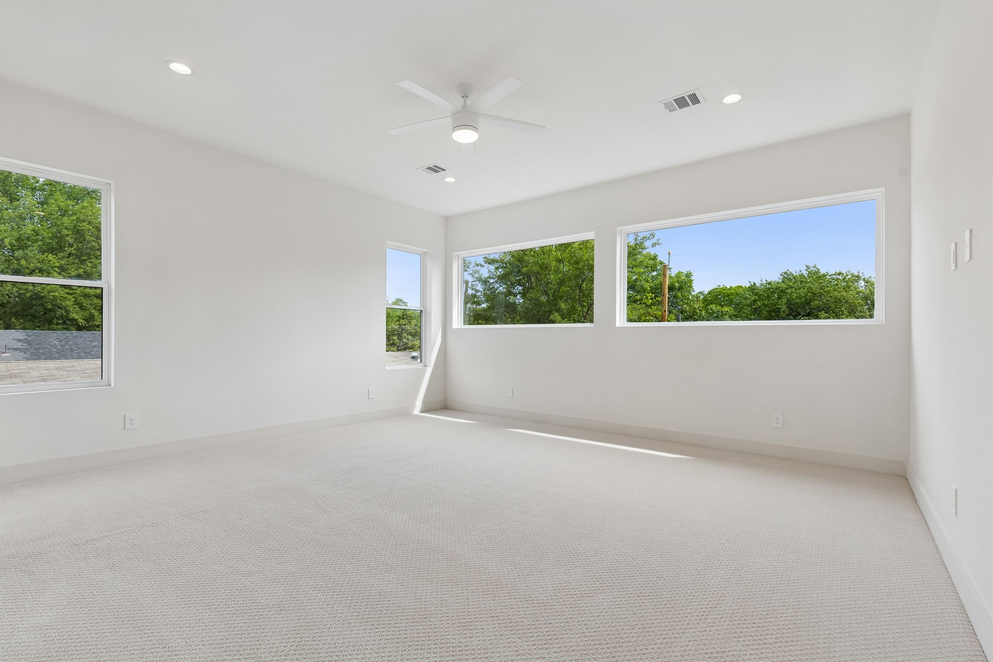 906 Cristler Avenue Dallas TX 75223