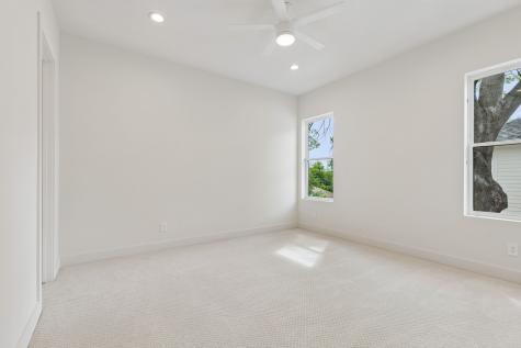 906 Cristler Avenue Dallas TX 75223