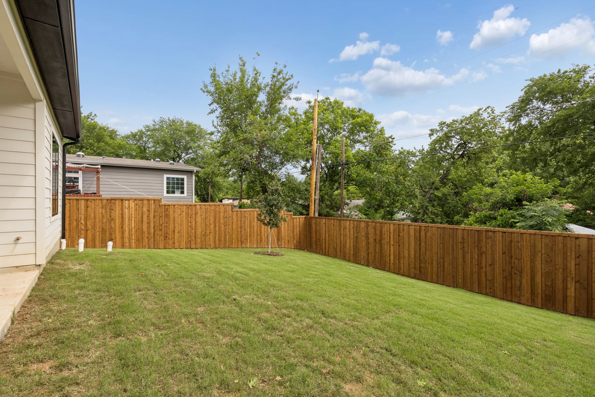 906 Cristler Avenue Dallas TX 75223