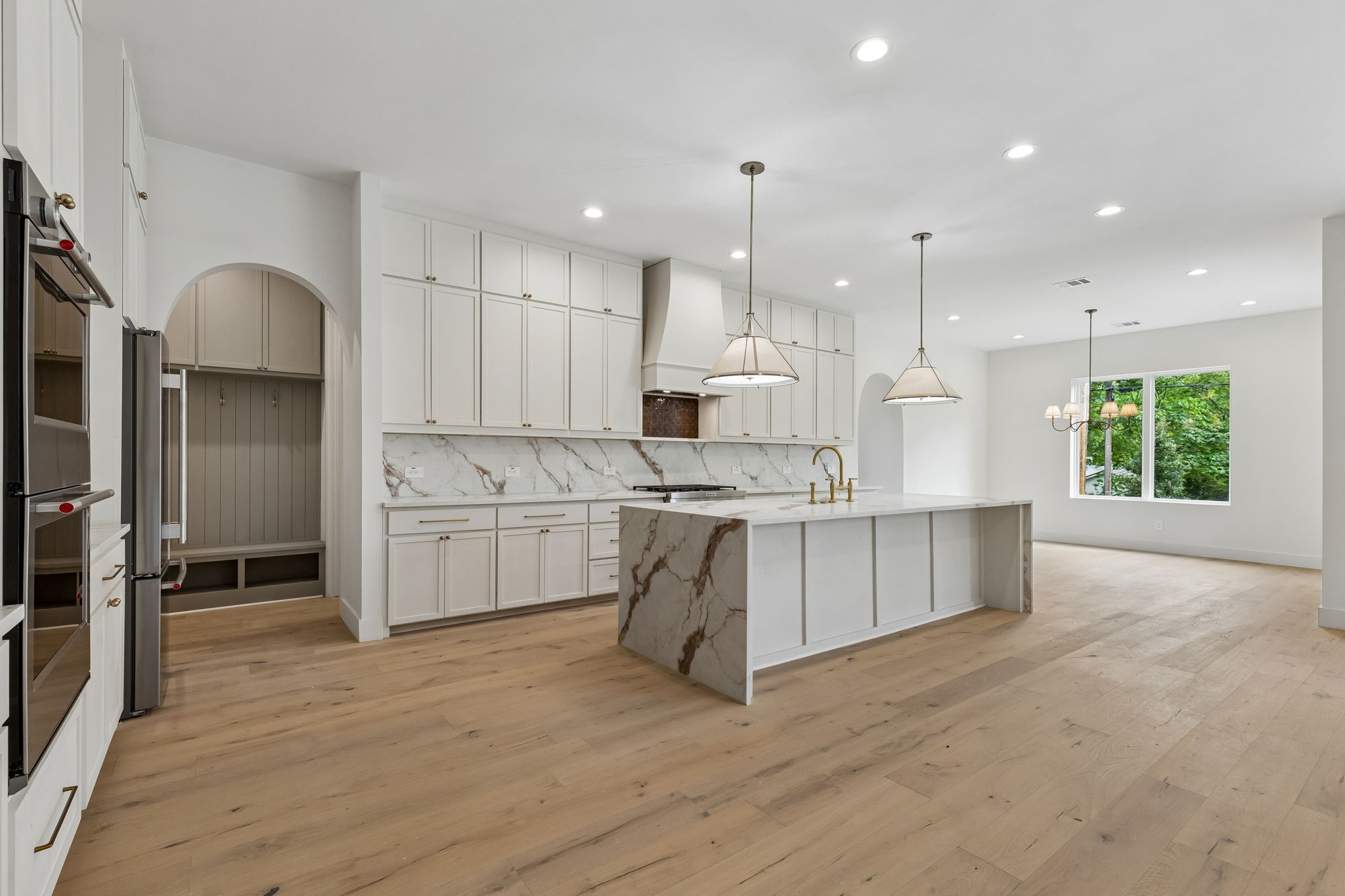 906 Cristler Avenue Dallas TX 75223
