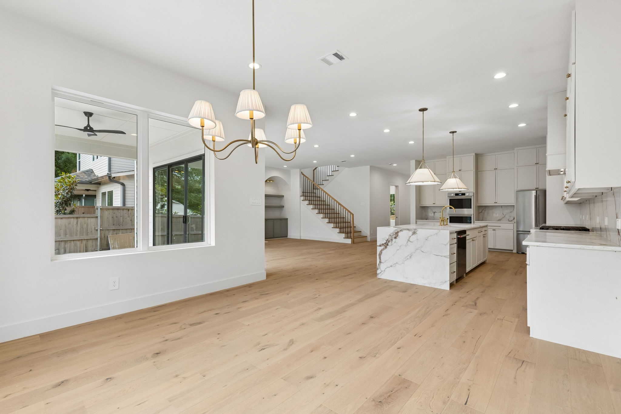 906 Cristler Avenue Dallas TX 75223