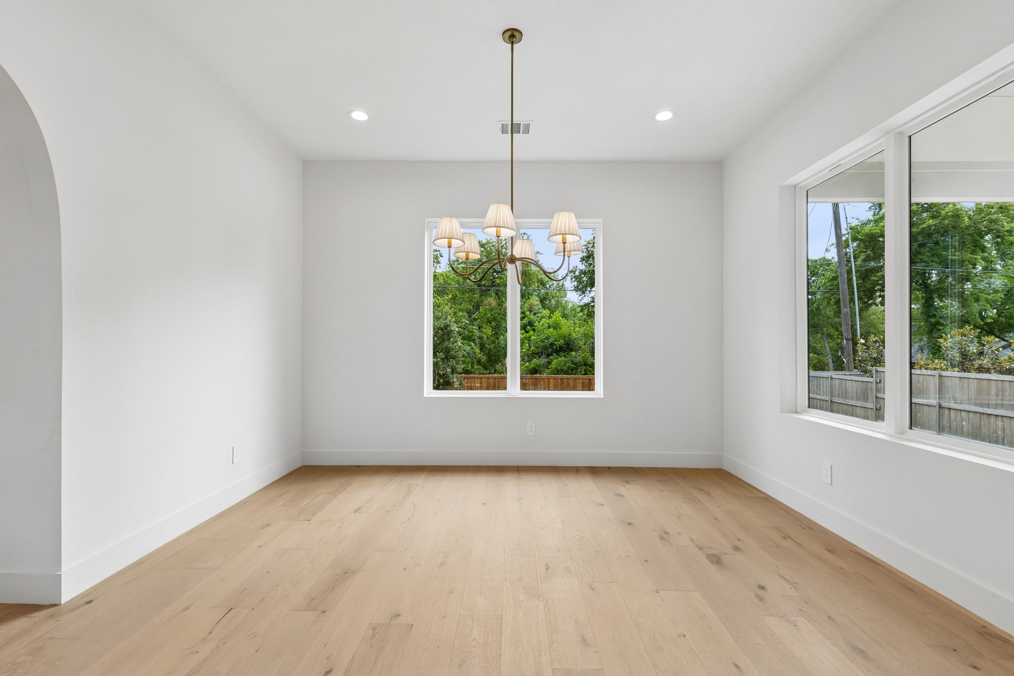 906 Cristler Avenue Dallas TX 75223