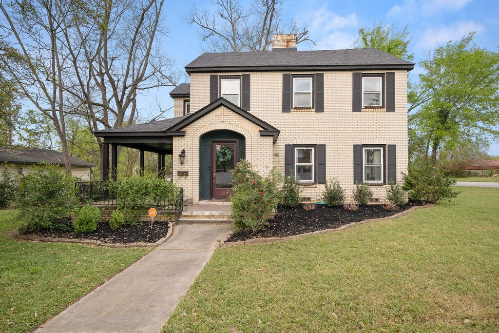 327 N Ponsard Street Troup TX 75789