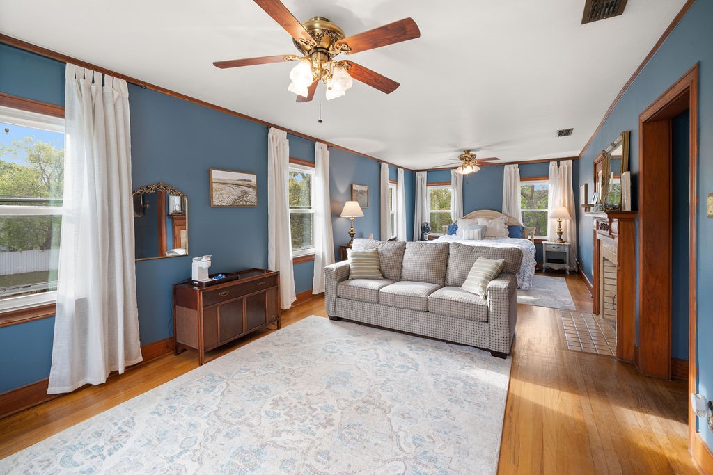 327 N Ponsard Street Troup TX 75789