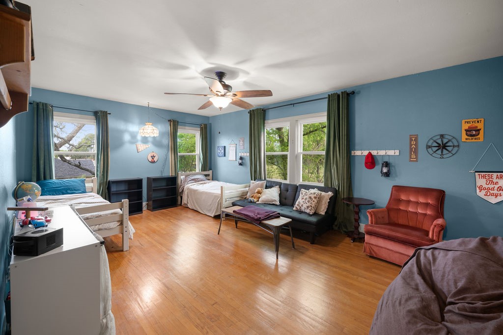 327 N Ponsard Street Troup TX 75789