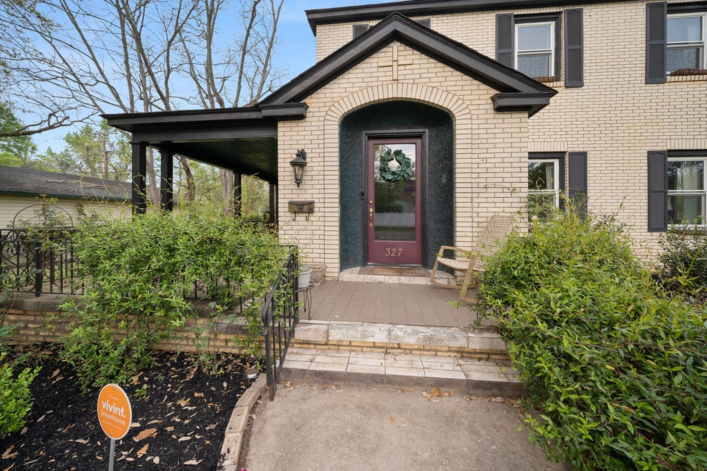 327 N Ponsard Street Troup TX 75789