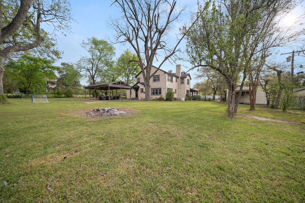 327 N Ponsard Street Troup TX 75789