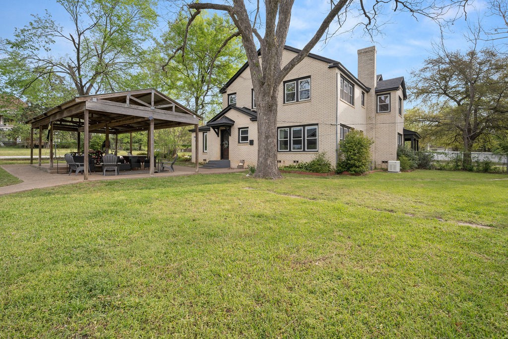 327 N Ponsard Street Troup TX 75789