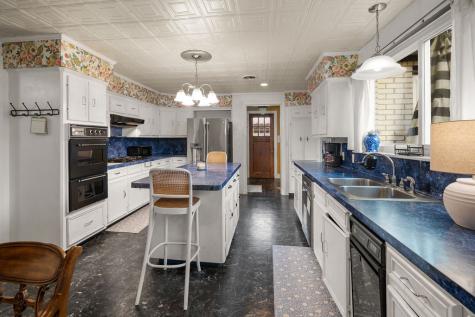 327 N Ponsard Street Troup TX 75789