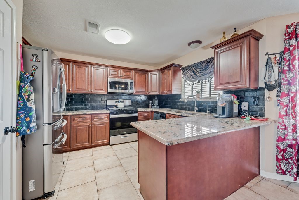 5701 Sea Breeze Lane Fort Worth TX 76135