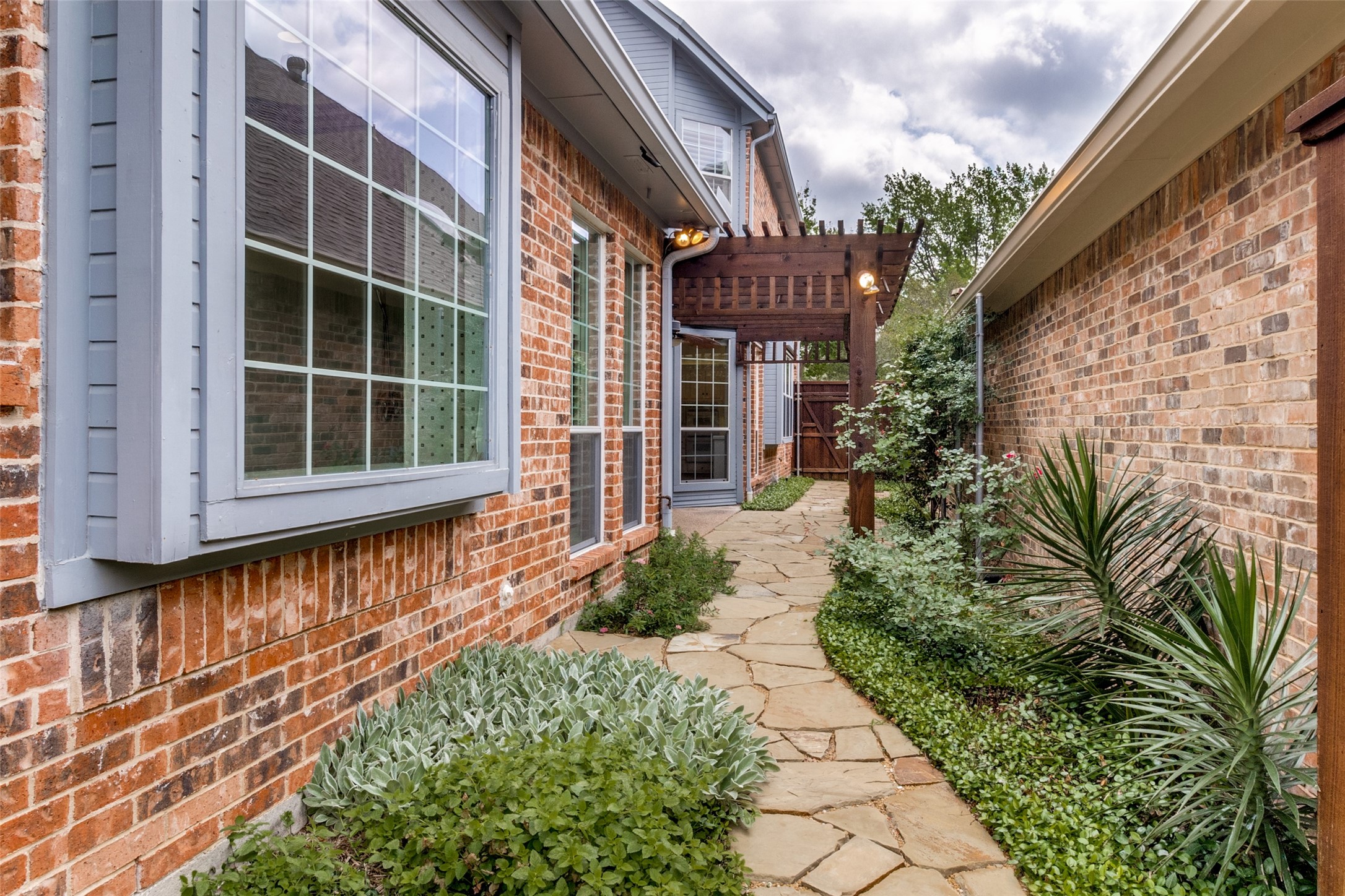 8607 Cherry Hill Drive Dallas TX 75243