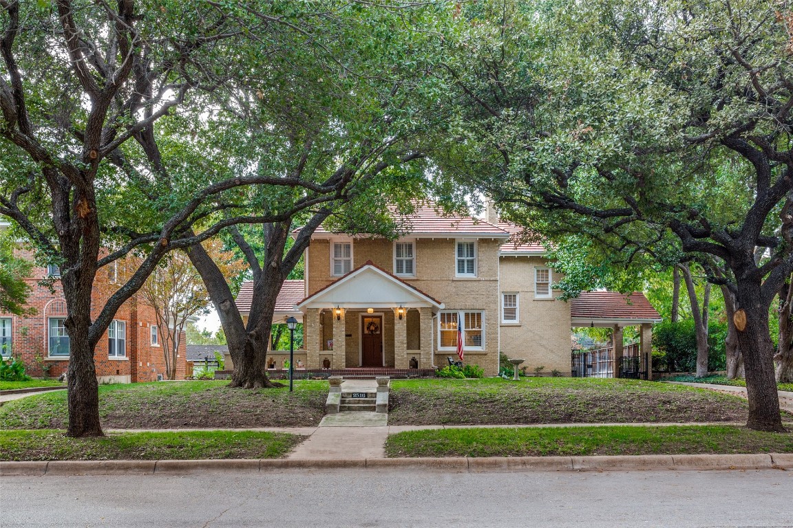 2516 S Adams Street Fort Worth TX 76110