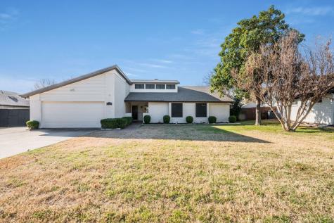 117 Haywood Drive Benbrook TX 76126