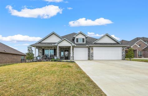 1058 Oak Knoll Drive Burleson TX 76028