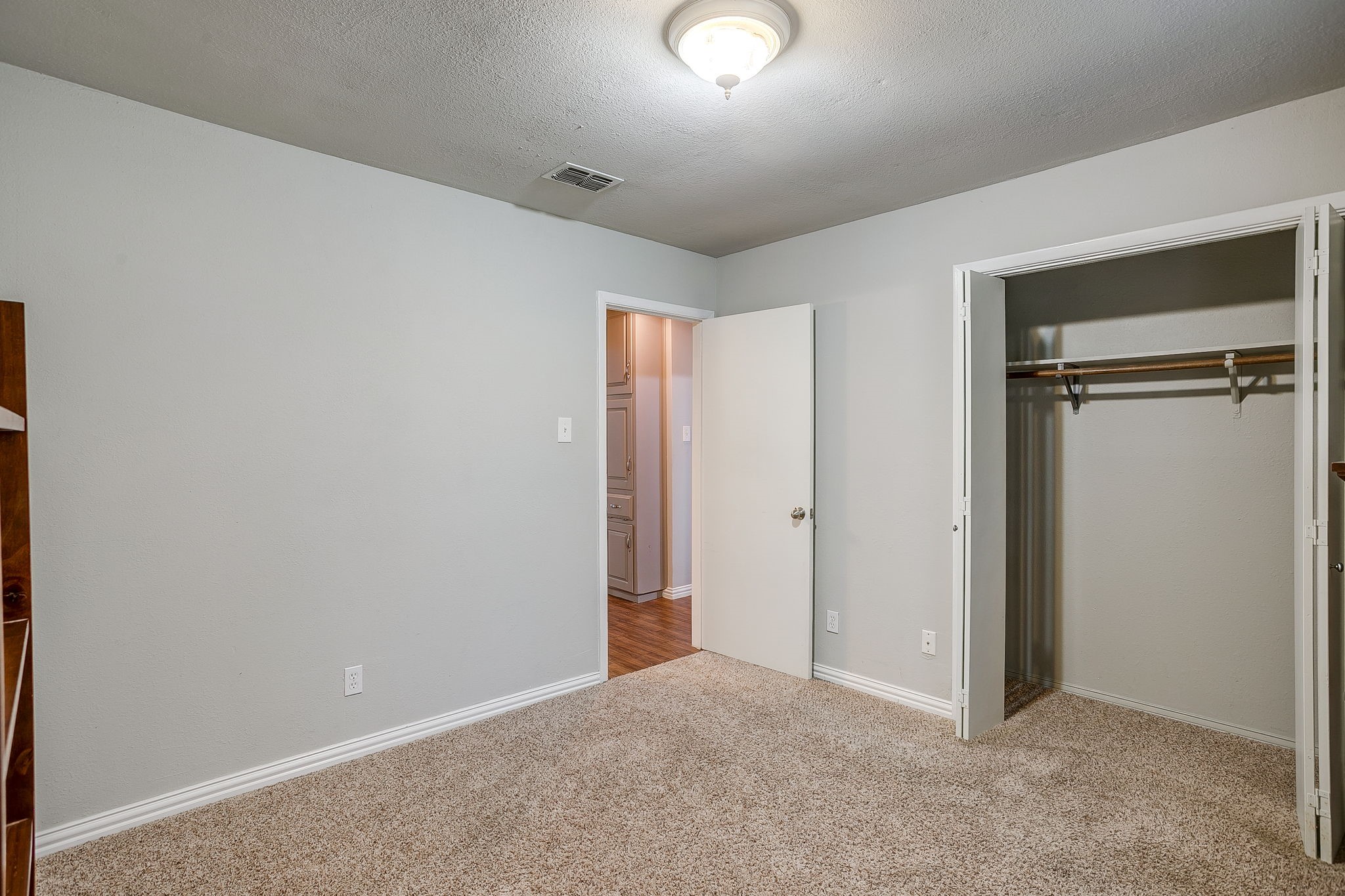 2217 Pecos Drive Grapevine TX 76051