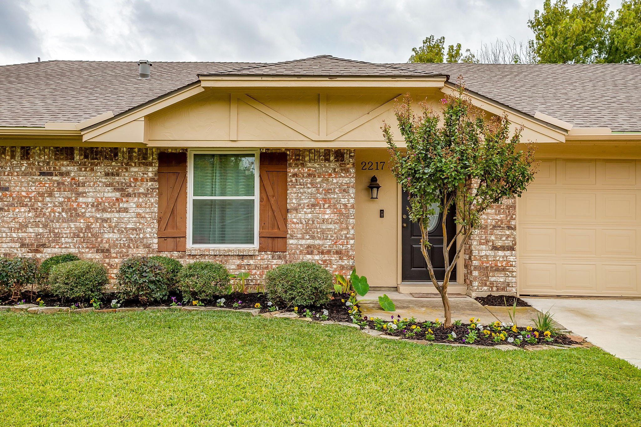 2217 Pecos Drive Grapevine TX 76051