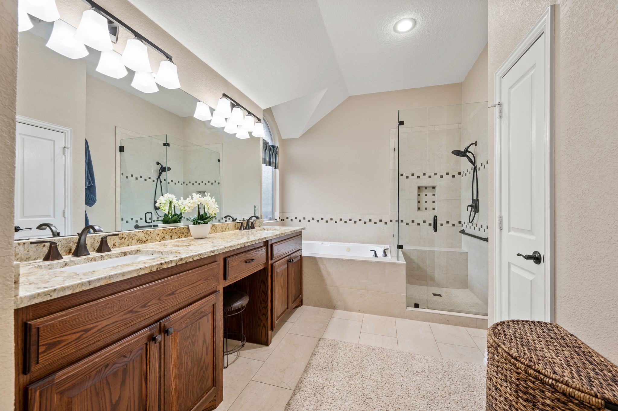 2806 Northwood Street Grapevine TX 76051