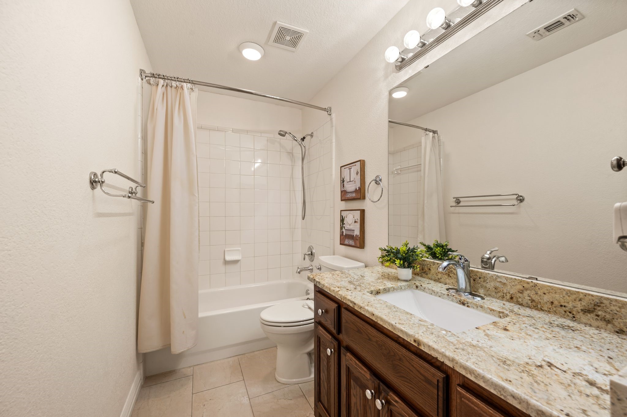 2806 Northwood Street Grapevine TX 76051
