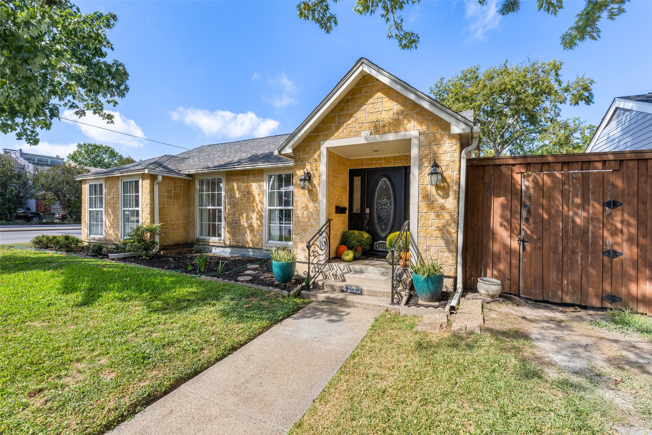4203 Camden Avenue Dallas TX 75206