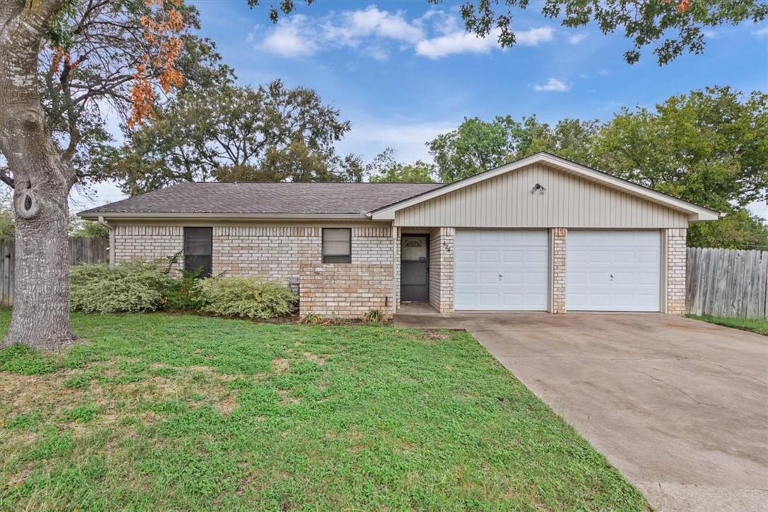 424 E Johnson Street Hewitt TX 76643