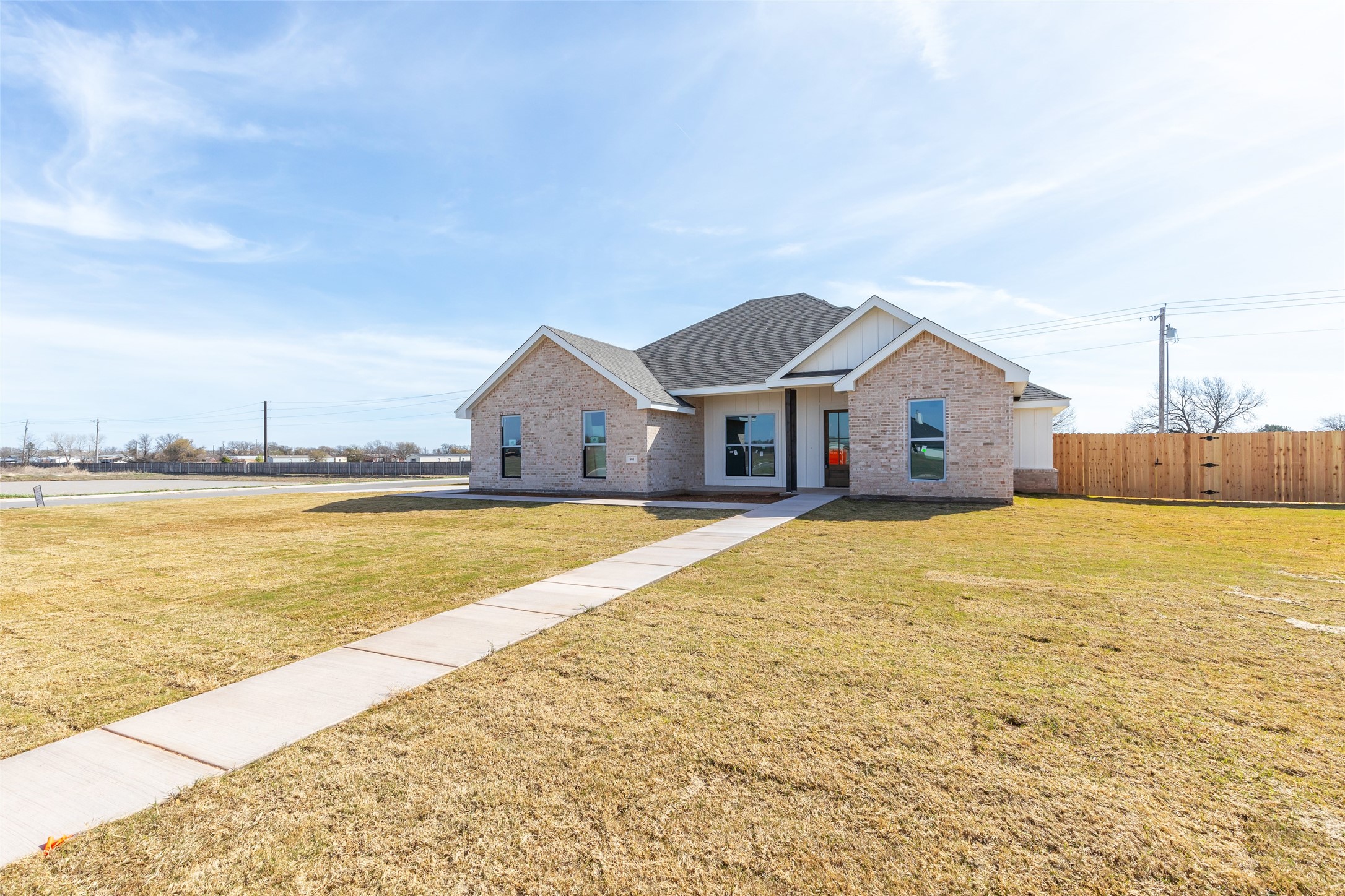 801 Whispering Oaks Clyde TX 76510