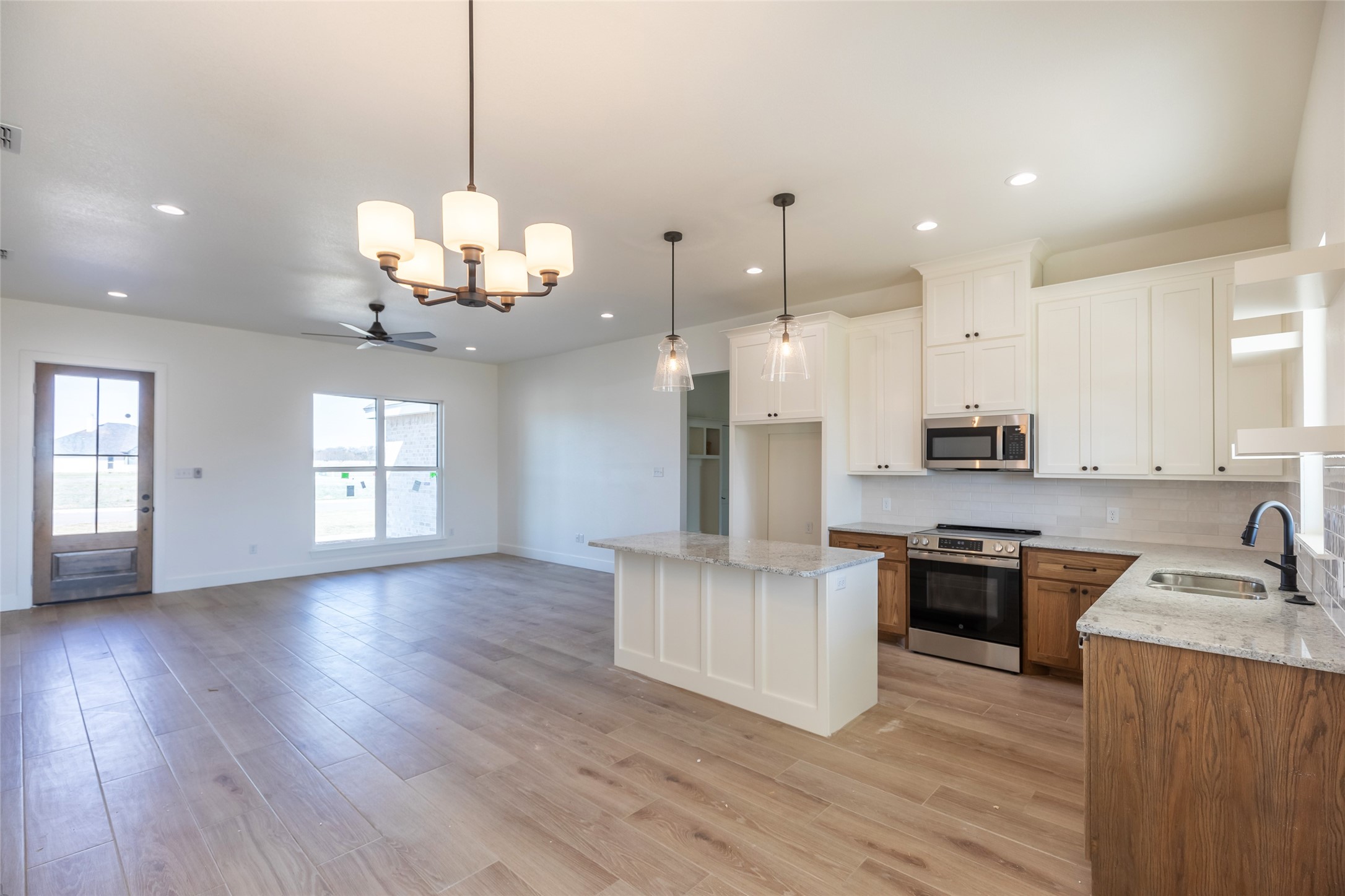 801 Whispering Oaks Clyde TX 76510