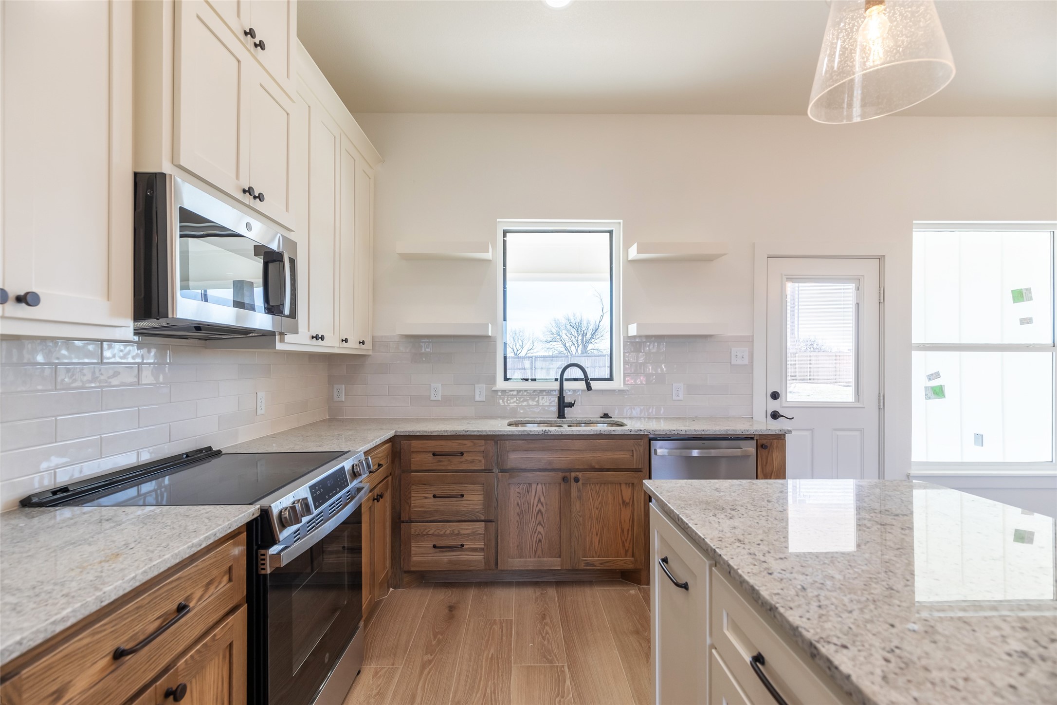 801 Whispering Oaks Clyde TX 76510