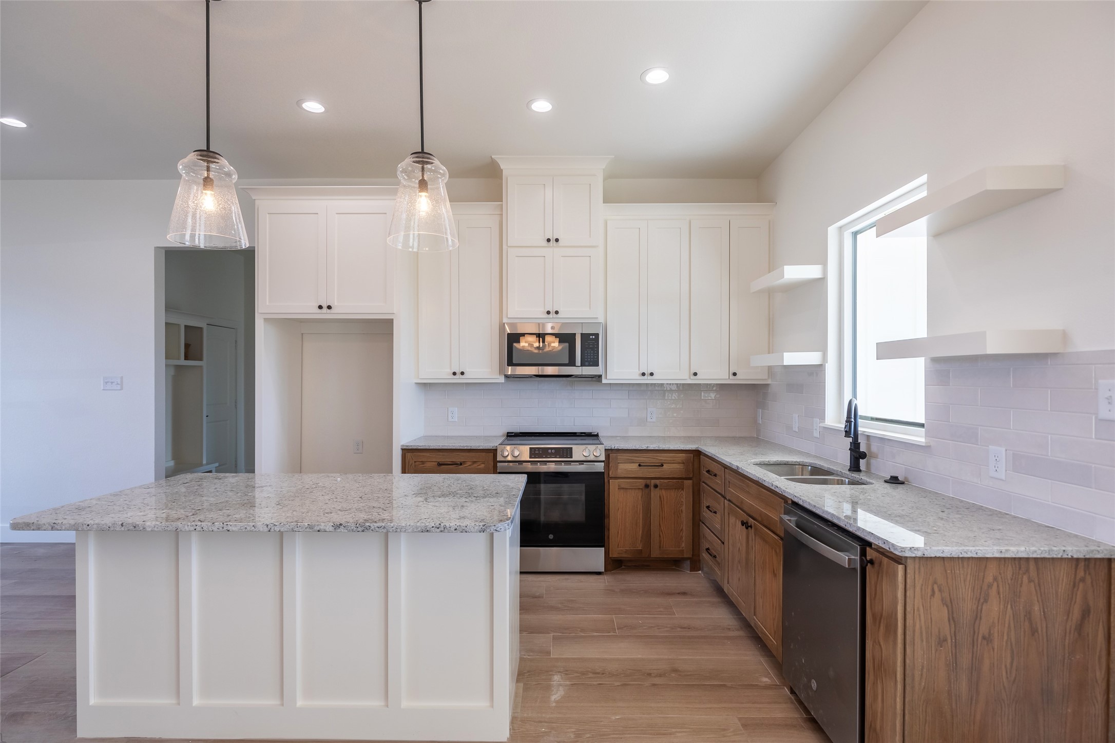 801 Whispering Oaks Clyde TX 76510