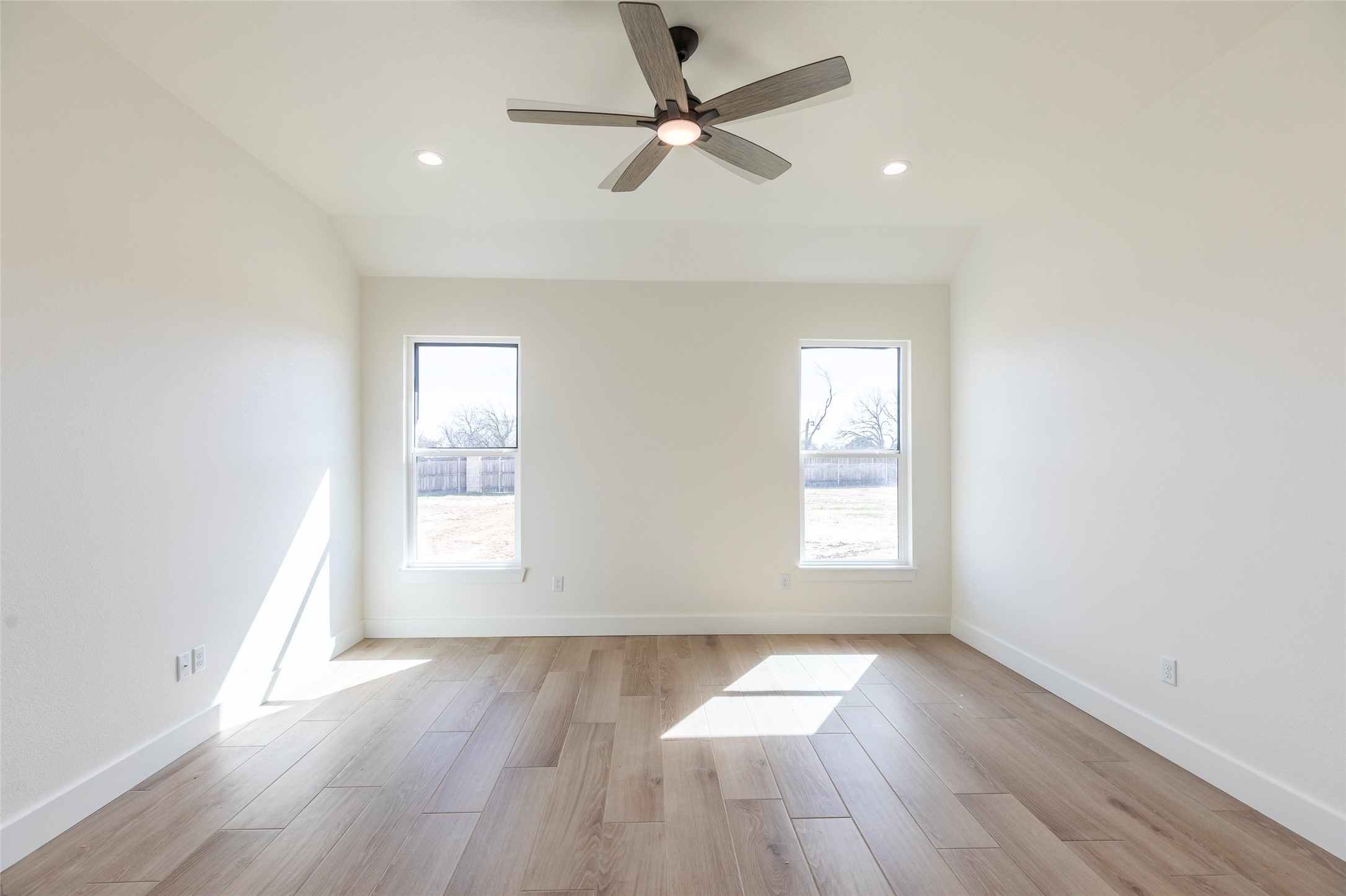 801 Whispering Oaks Clyde TX 76510