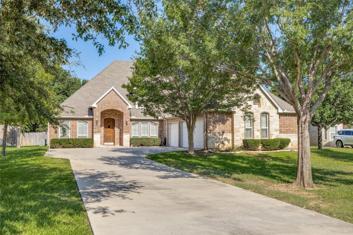 7102 Truver Lane Arlington TX 76001