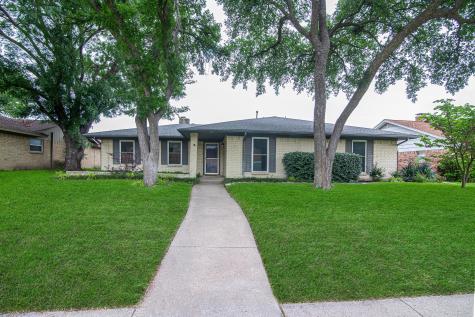 300 Mistletoe Drive Richardson TX 75081