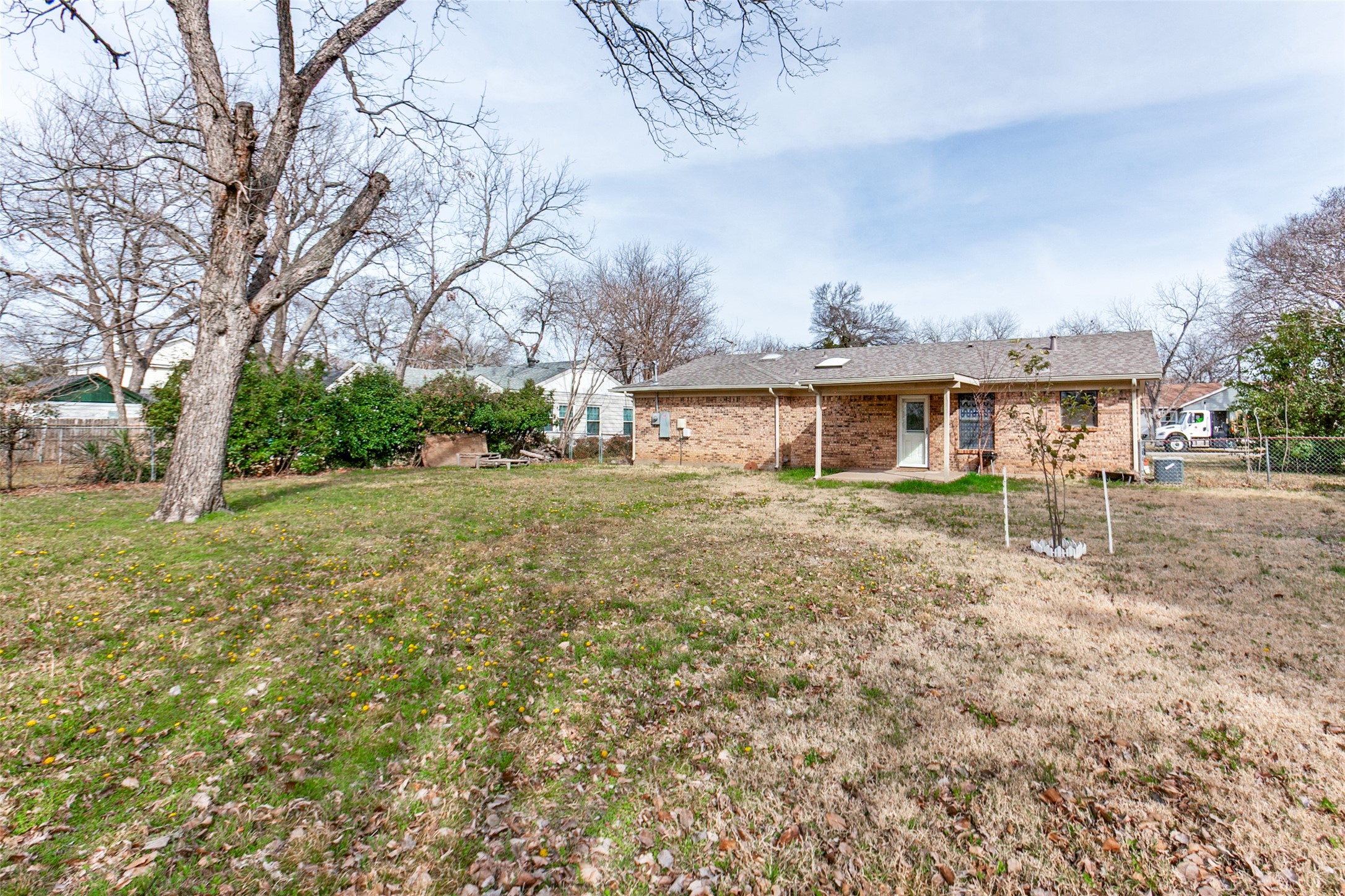 914 W Avenue F Garland TX 75040