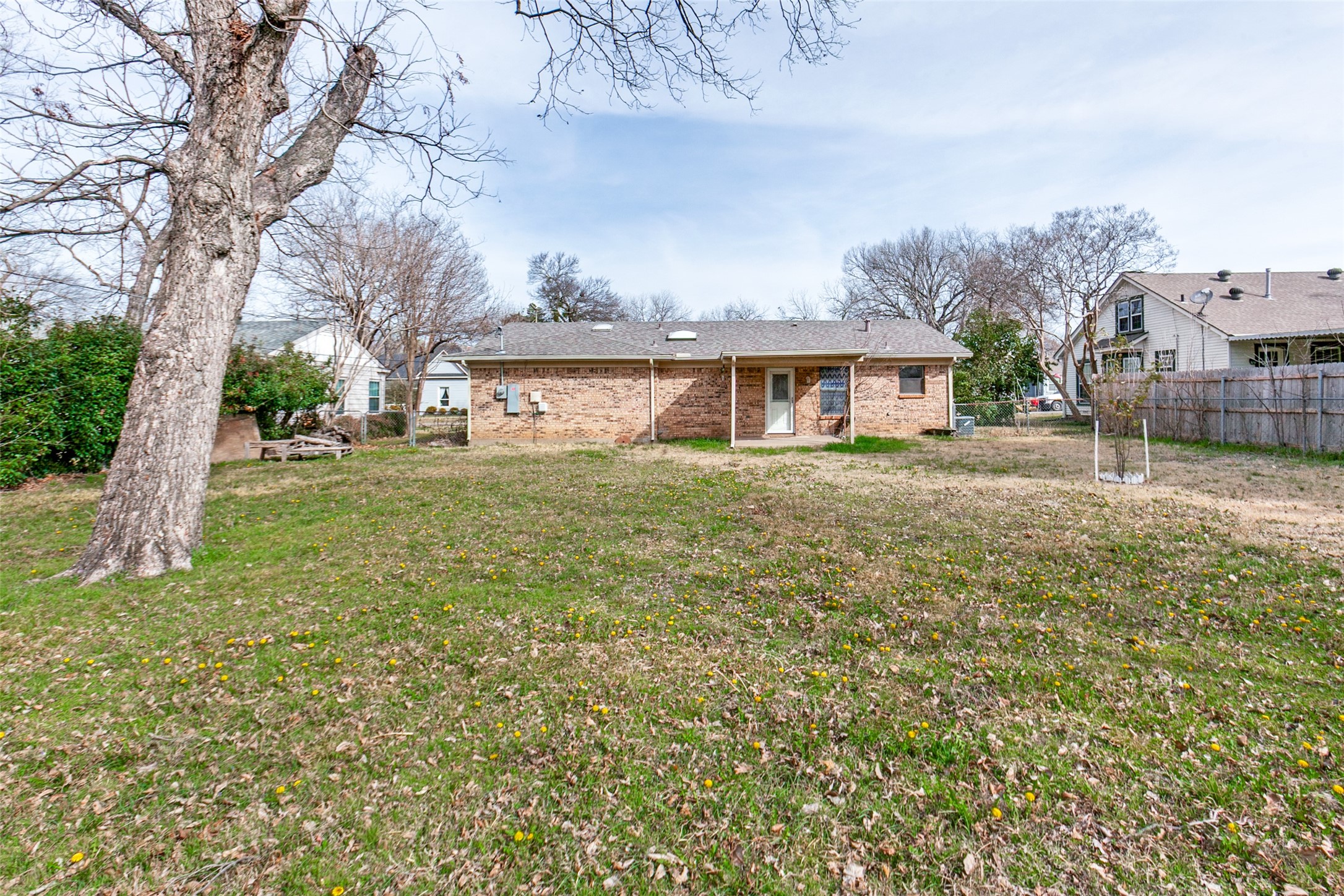 914 W Avenue F Garland TX 75040