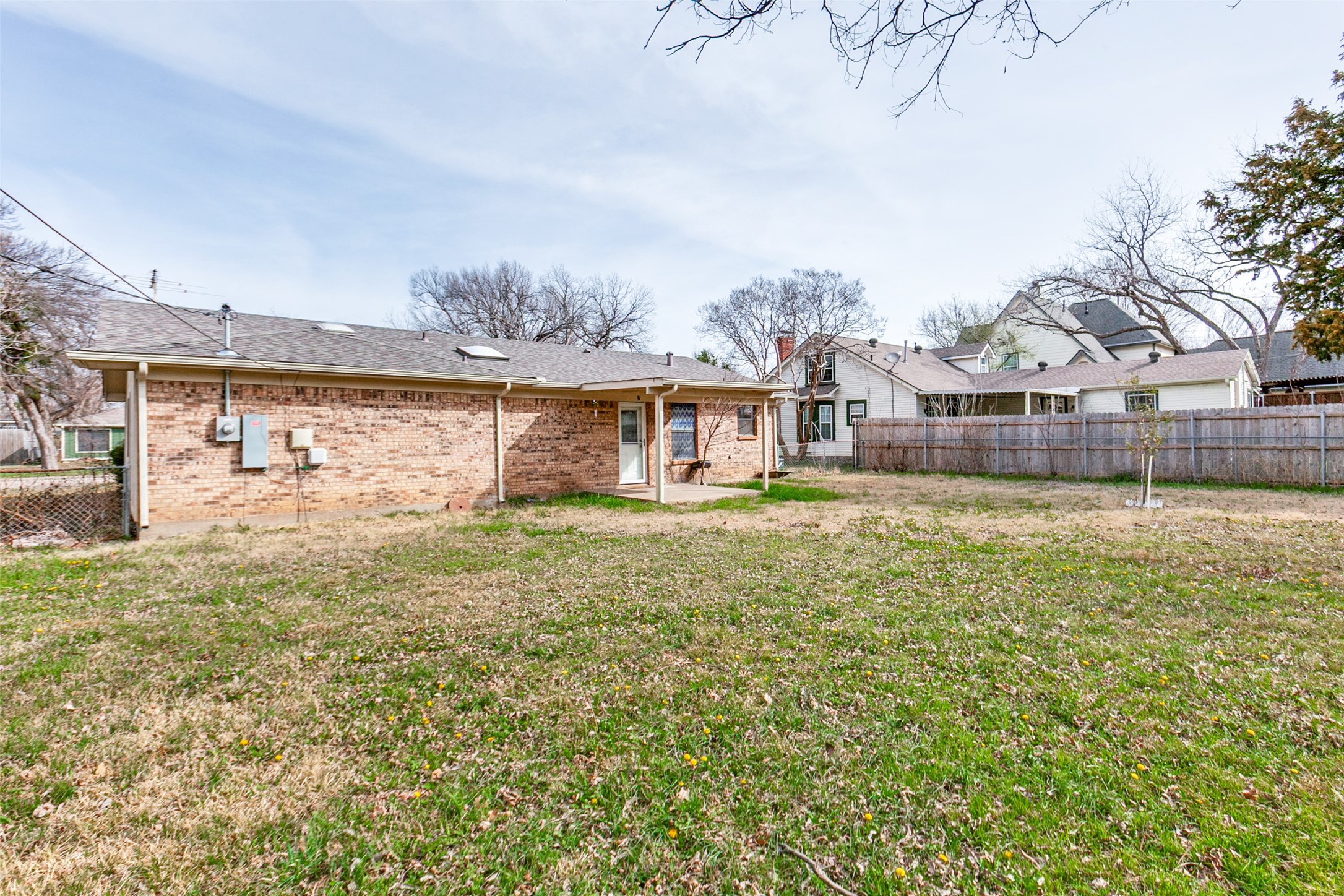 914 W Avenue F Garland TX 75040