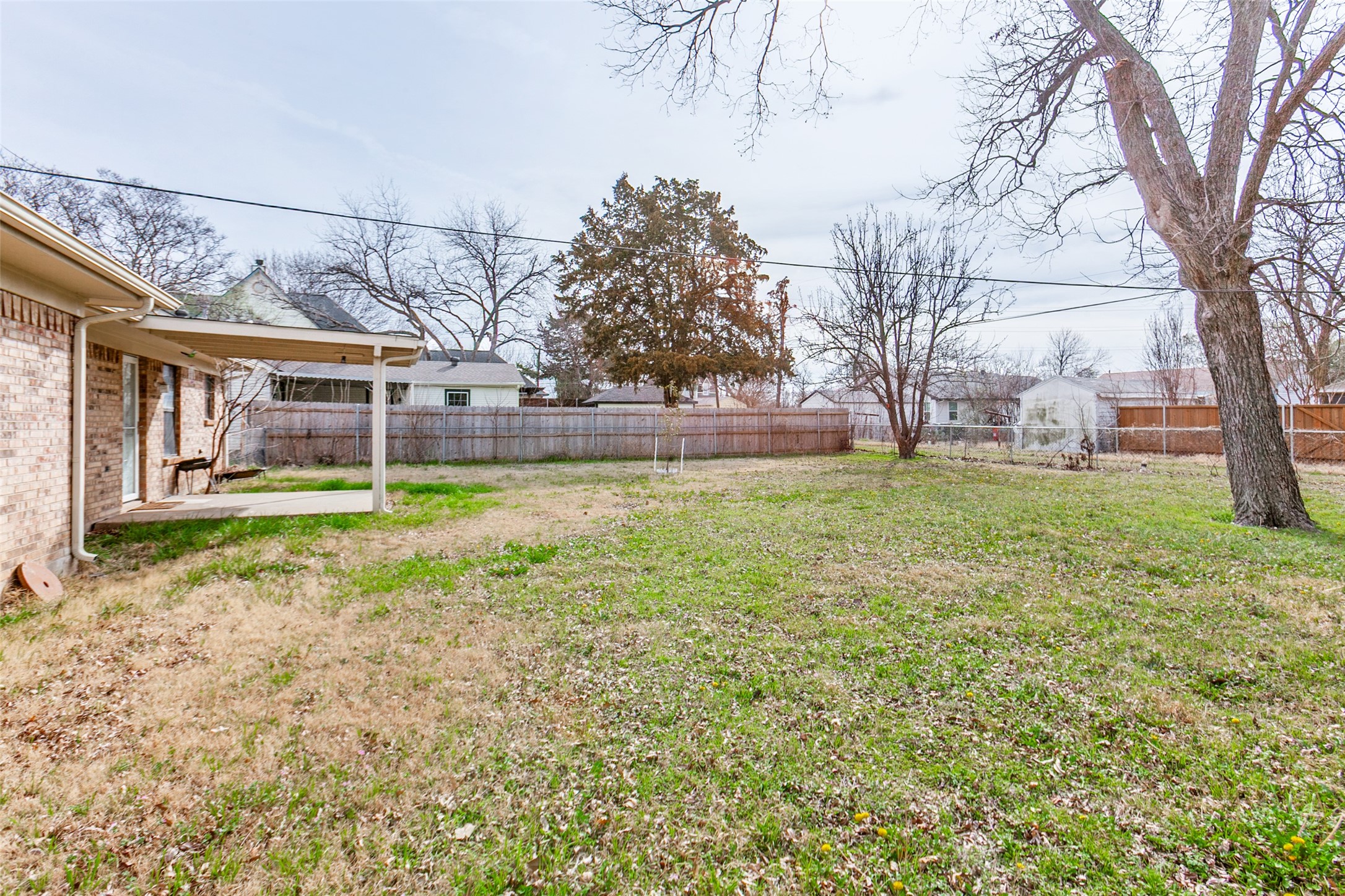 914 W Avenue F Garland TX 75040