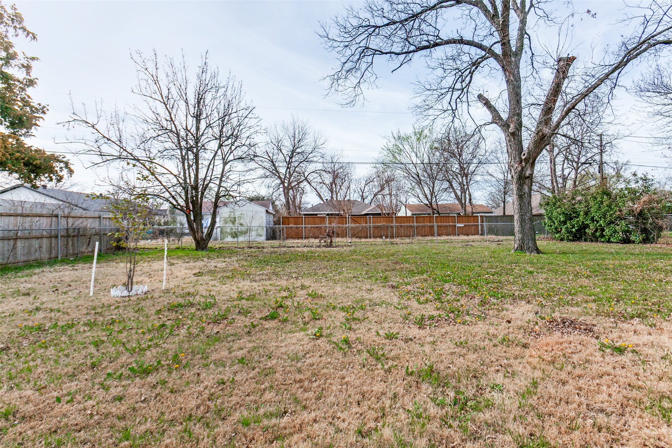 914 W Avenue F Garland TX 75040