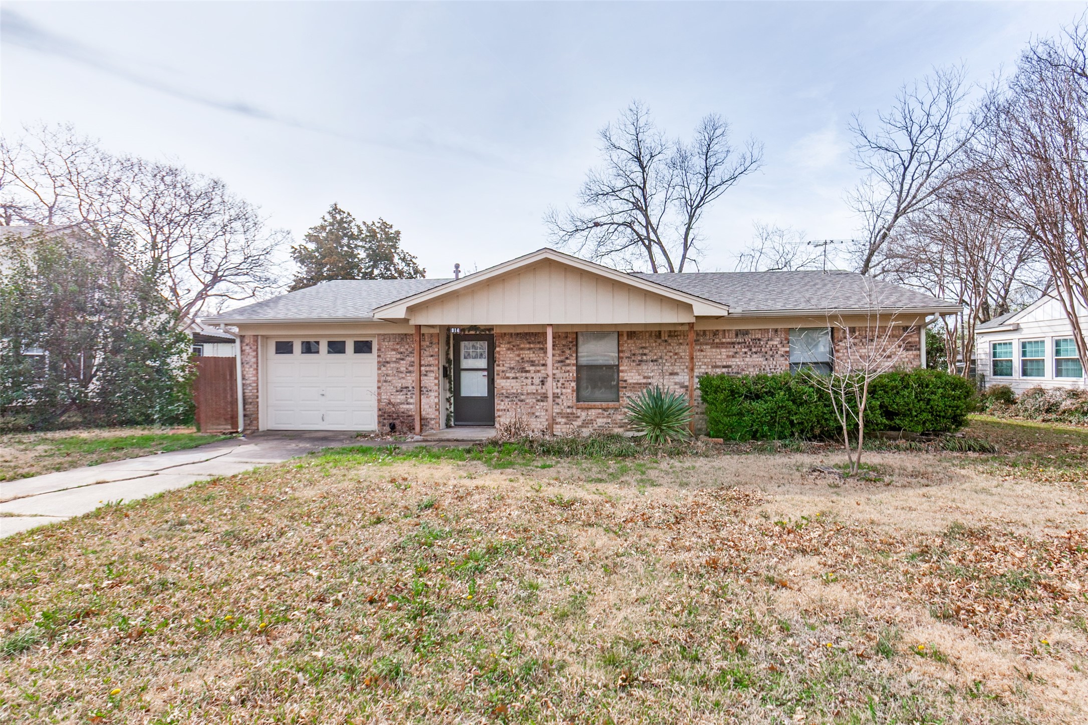 914 W Avenue F Garland TX 75040