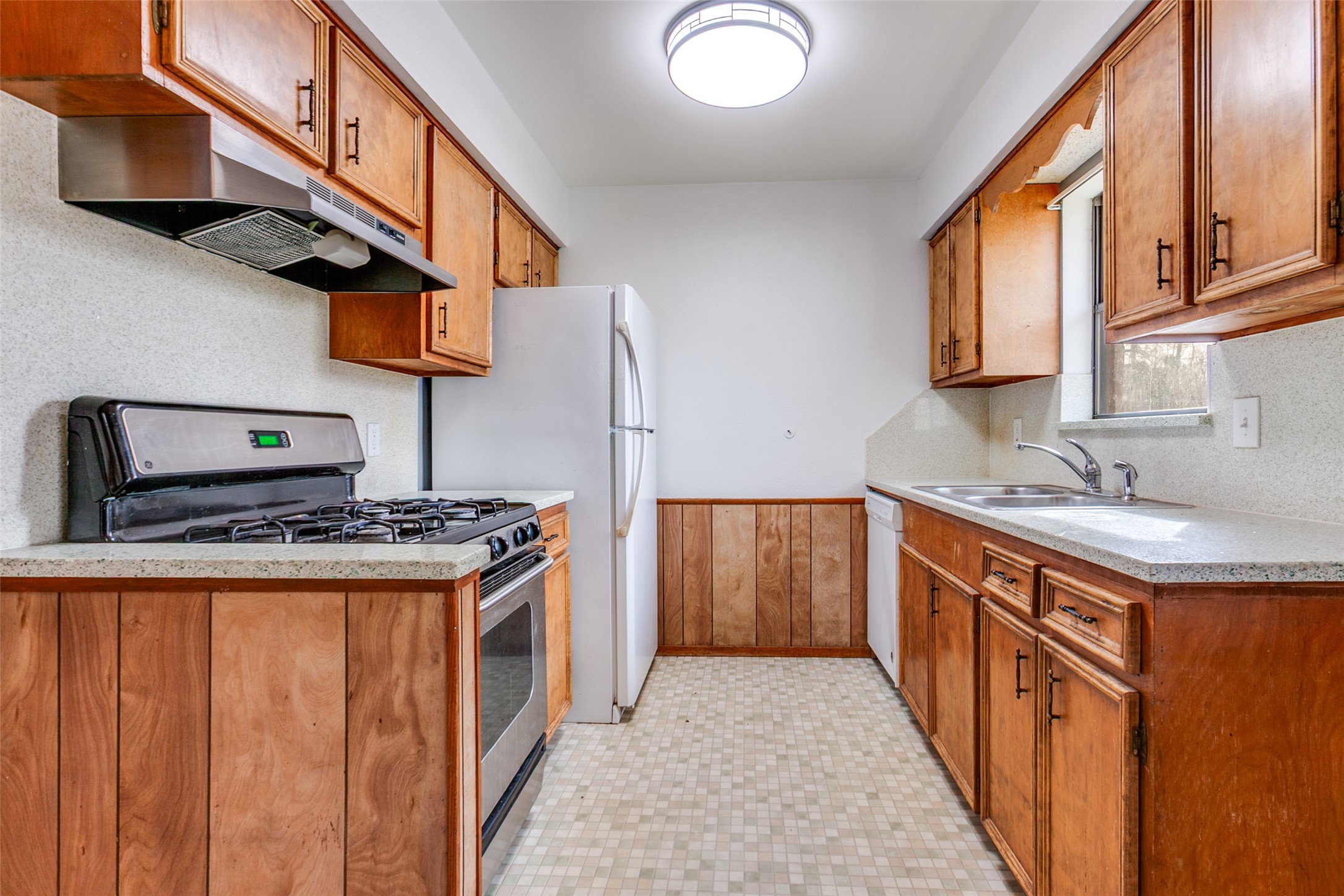 914 W Avenue F Garland TX 75040