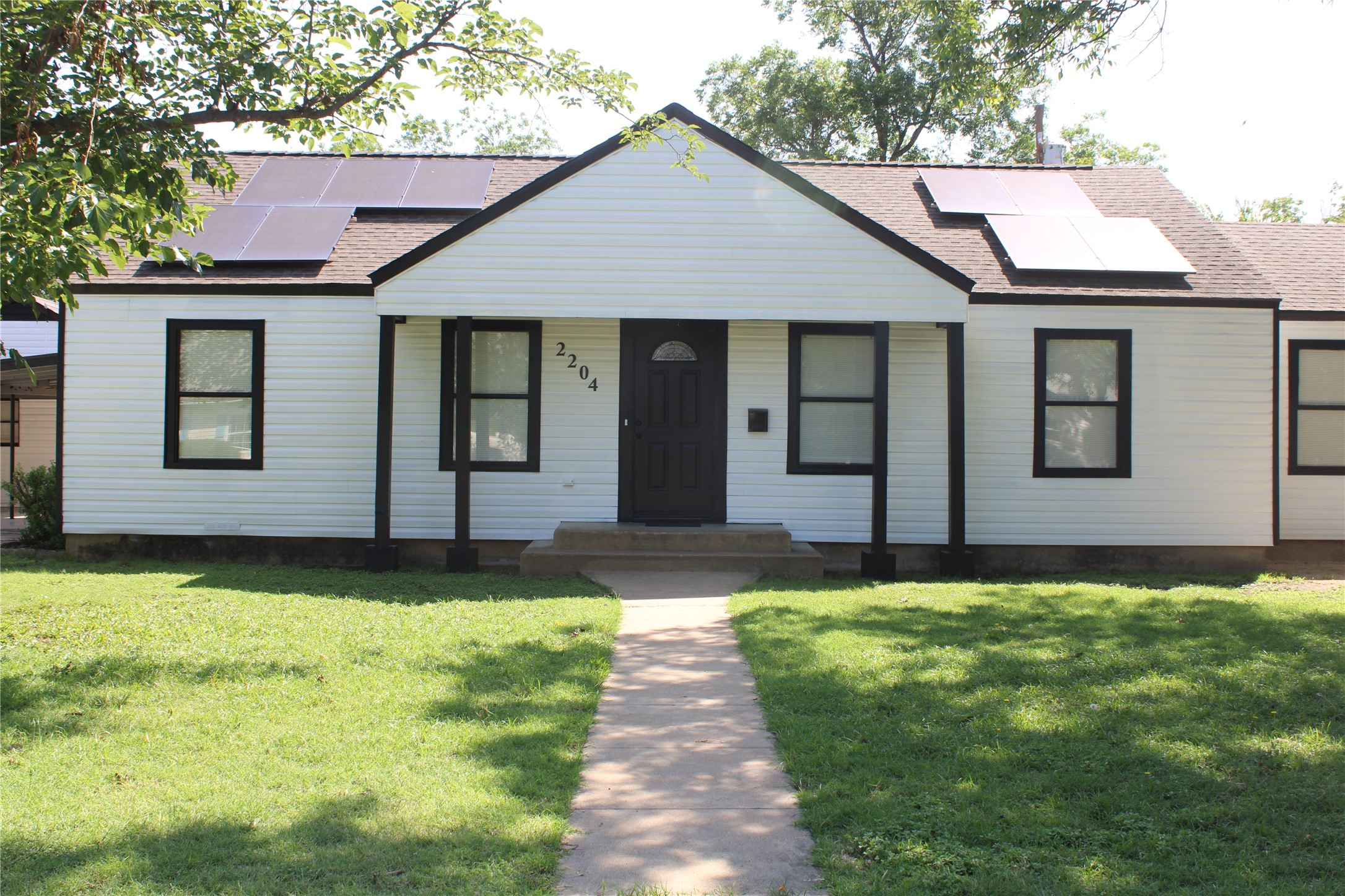 2204 Dartmore Street Brownwood TX 76801