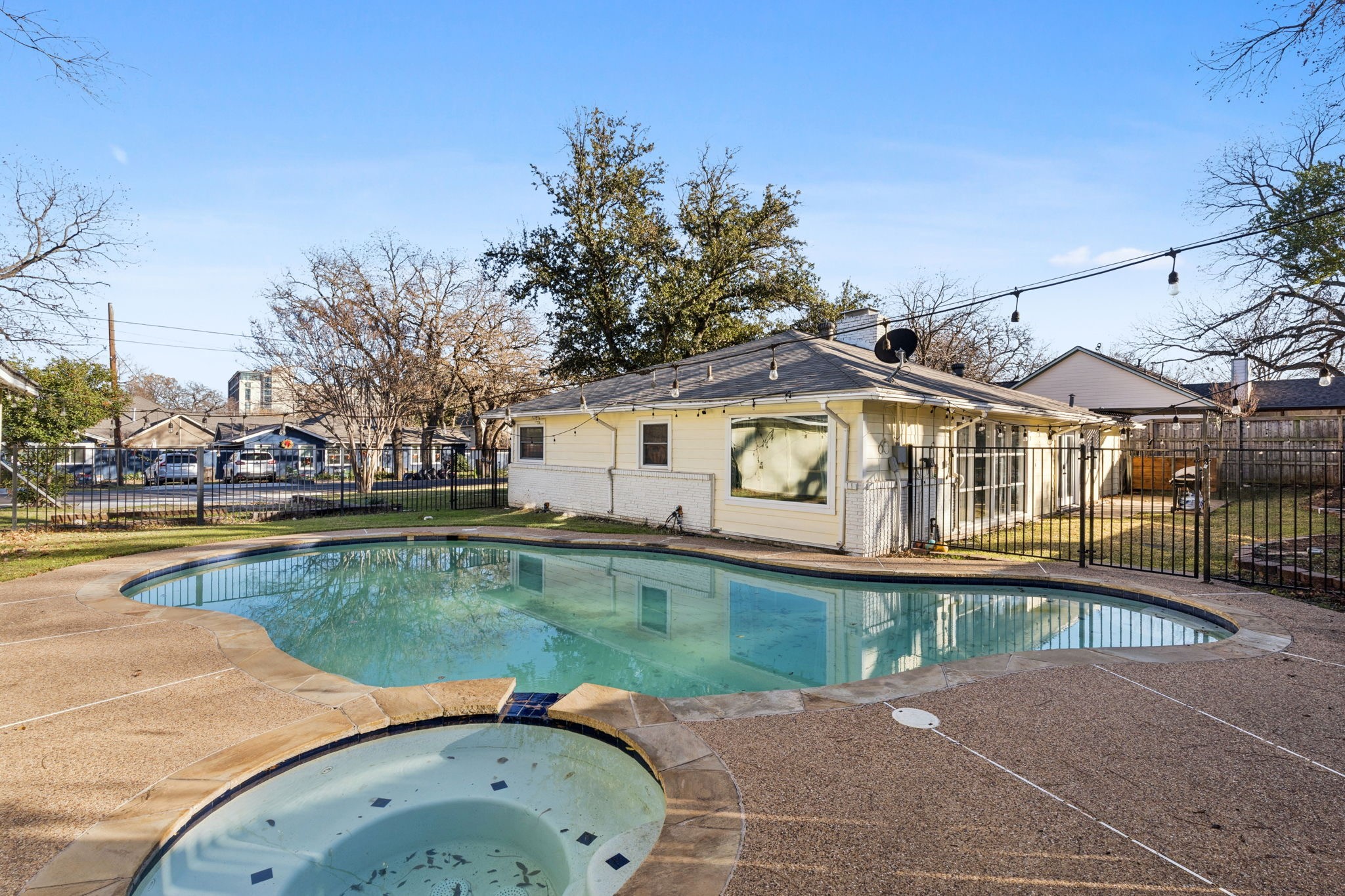 1723 Anglers Plaza Grapevine TX 76051