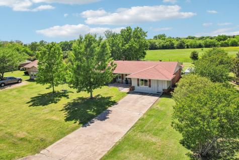 131 Carol Lane Pecan Hill TX 75154