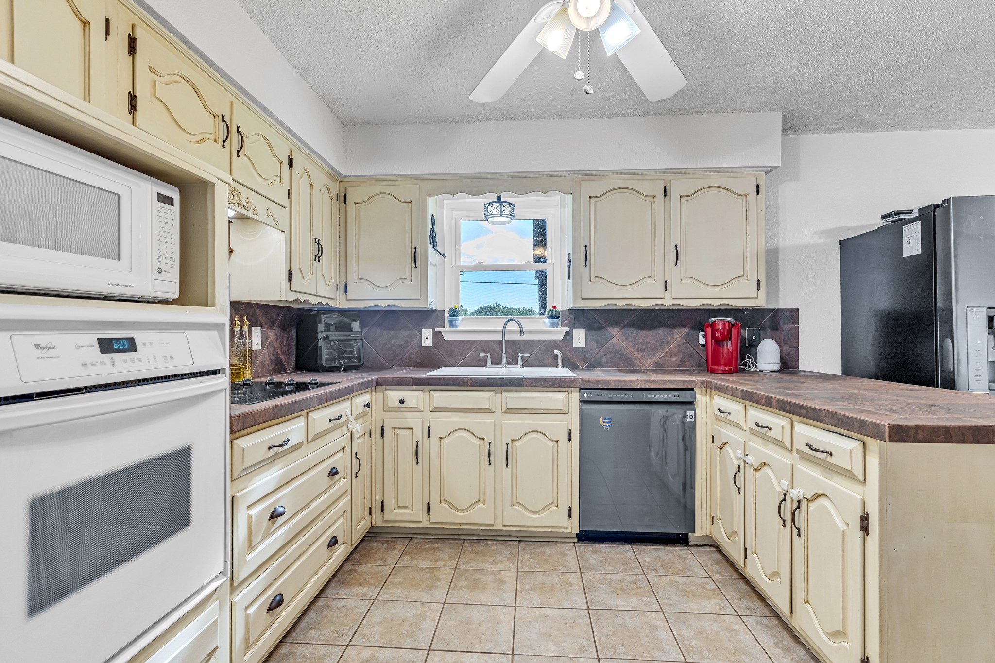 131 Carol Lane Pecan Hill TX 75154