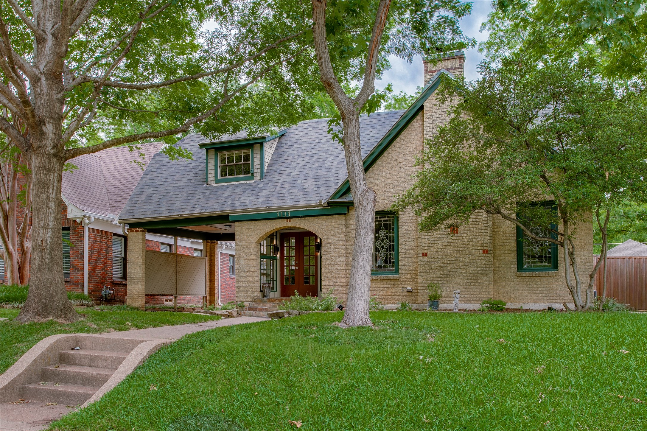 1111 N Winnetka Avenue Dallas TX 75208